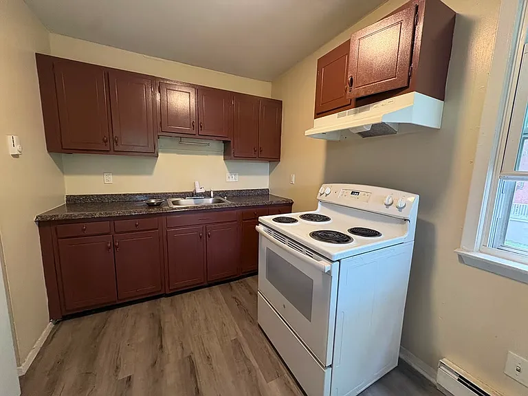 240 Sheffield Ave #B1B — Photo 6