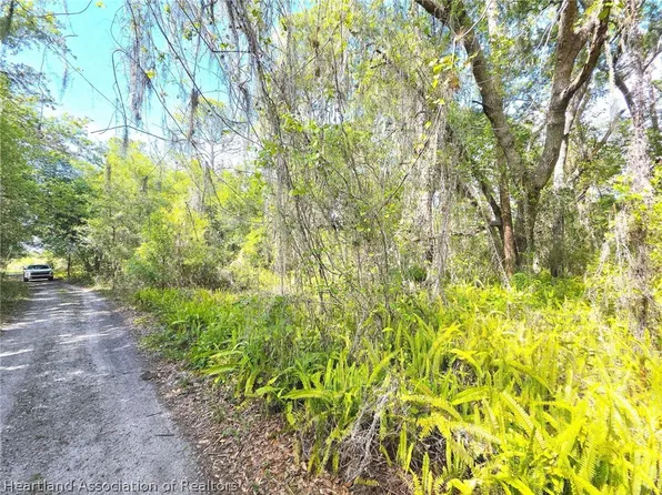 904 Viburnum Dr, Sebring, FL 33875