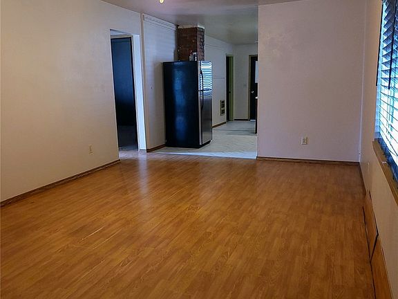 4th image of 322 W Lovett