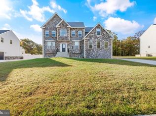 5 Gable Ct, Sicklerville, NJ 08081