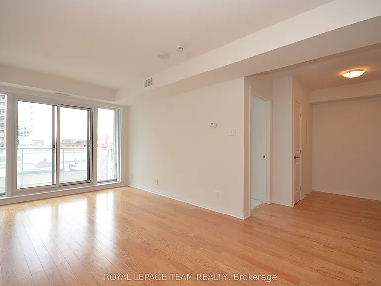 242 Rideau St #404 — Photo 15