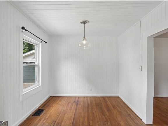 4th image of 1666 May Ave SE