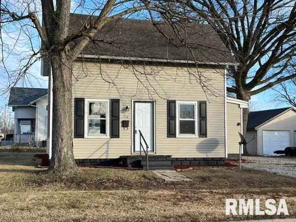 107 S 6th Ave, Canton, IL 61520