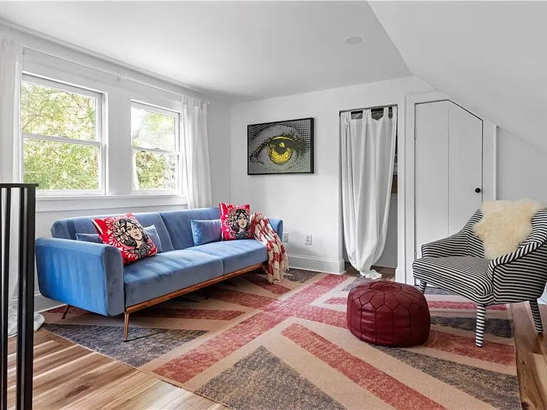 720 Mollie St SE — Photo 2