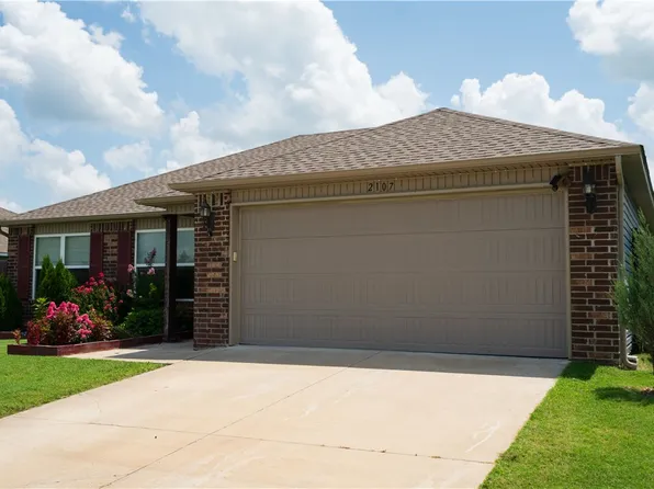 2107 N Lexington St, Siloam Springs, AR 72761