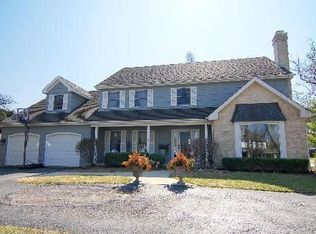 63 Bonnie Ln, Clarendon Hills, IL 60514