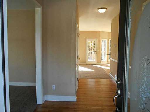 3rd image of 3949 Landmark Dr
