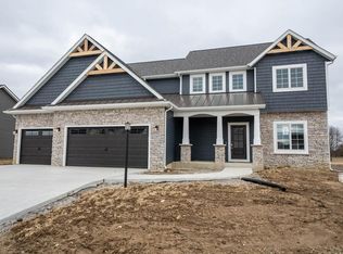 5307 Greyson Heights Blvd, Auburn, IN 46706