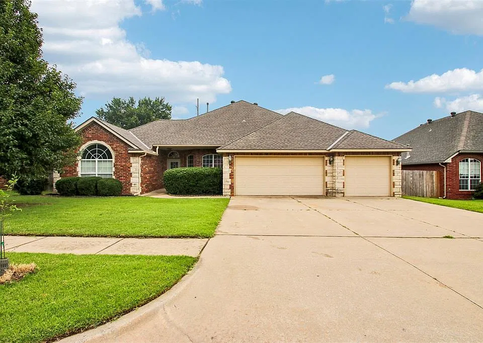 300 Ridge Lake Blvd