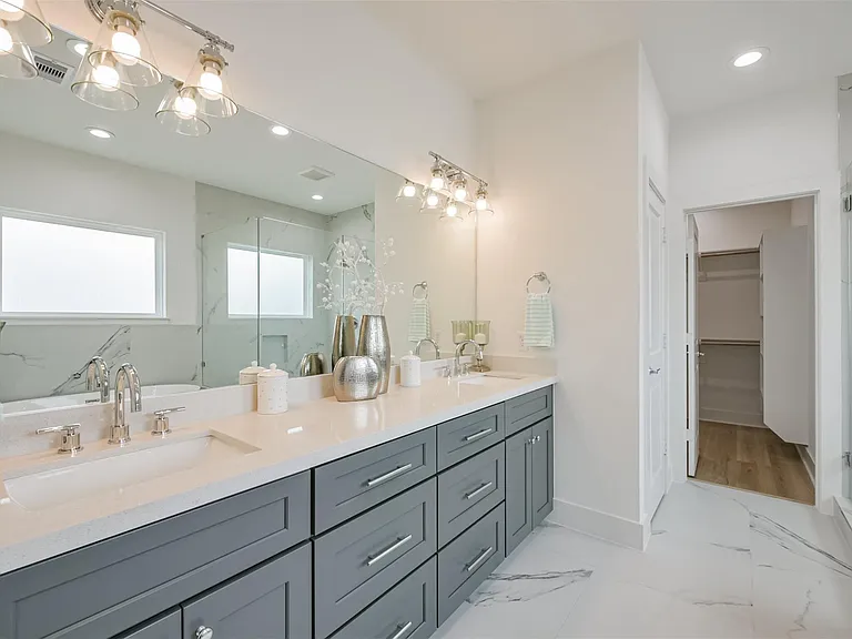 5630 Balbo St — Photo 32