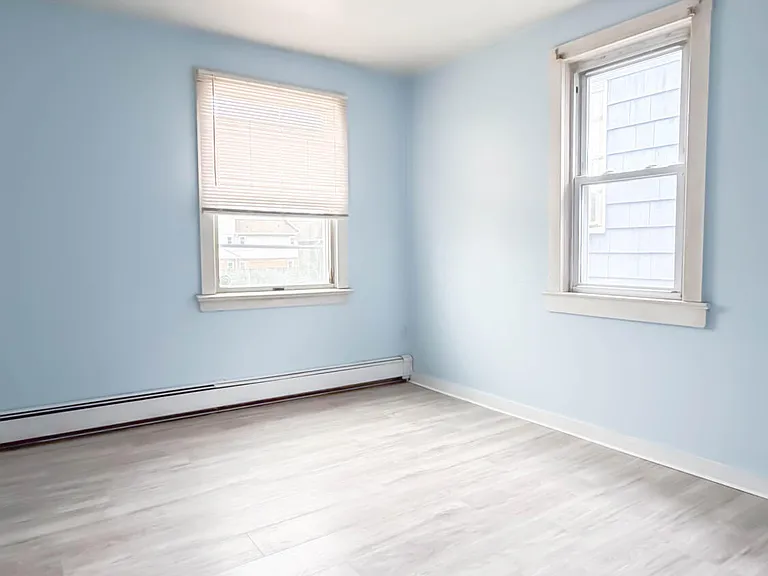 13 Decatur Ave #B — Photo 33