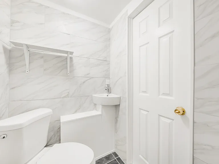 127 Riverside Ave — Photo 5
