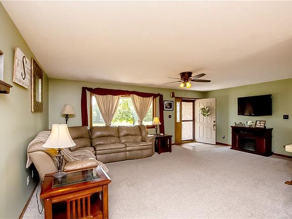 5th image of 449 Lindell Dr