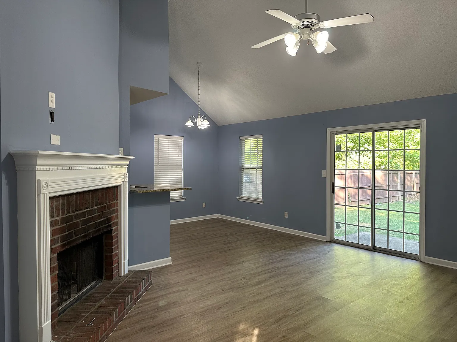 3 bed, 1368 sqft, $2,250 — Photo 4
