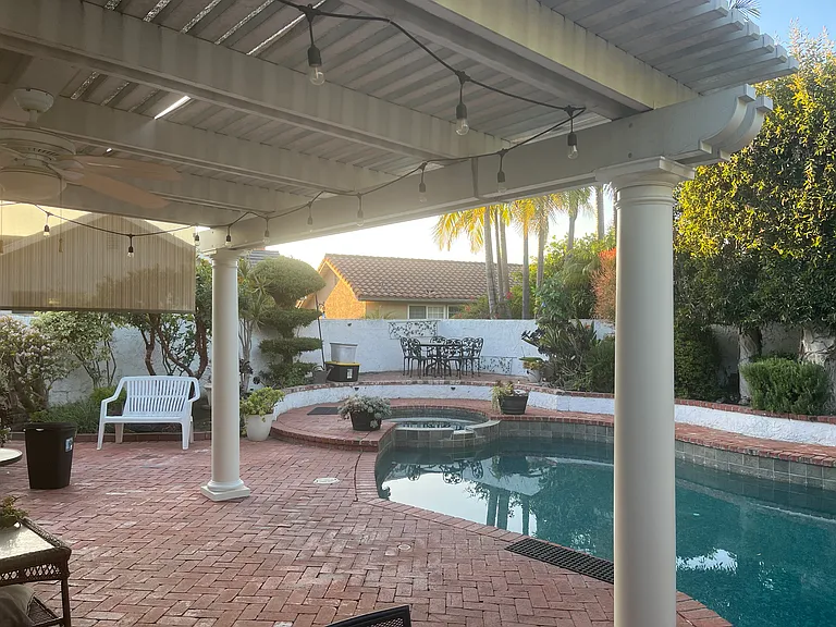 22225 Anthony Dr — Photo 3