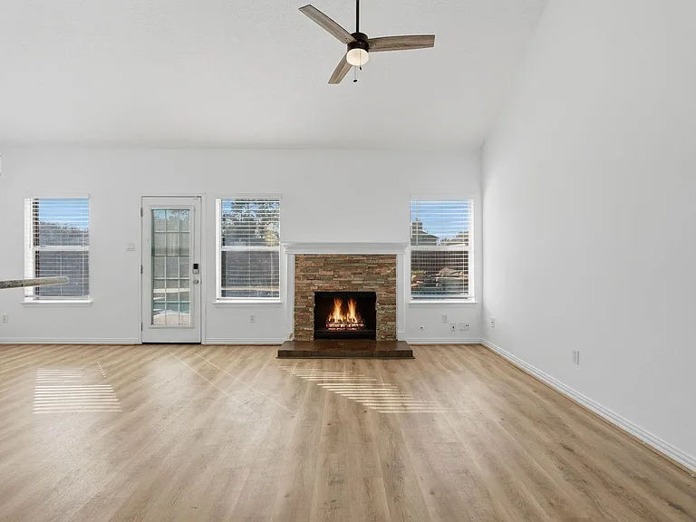 2910 Cocona Ln — Photo 12