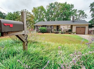 22 Forestdale Dr, Taylors, SC 29687