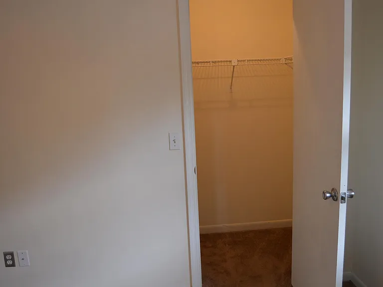 2124 Oak Chace Ct — Photo 11