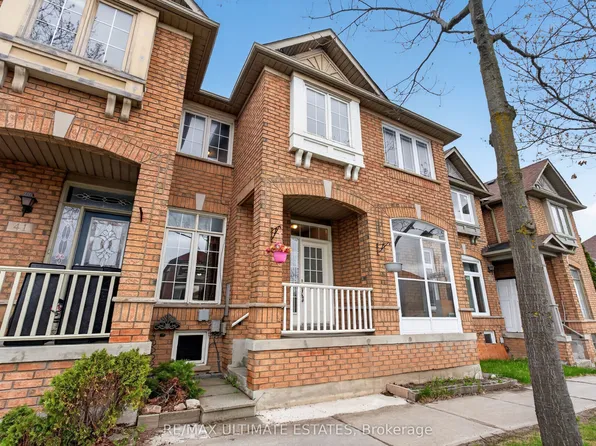 39 Bur Oak Ave, Markham, ON L6C 2E4
