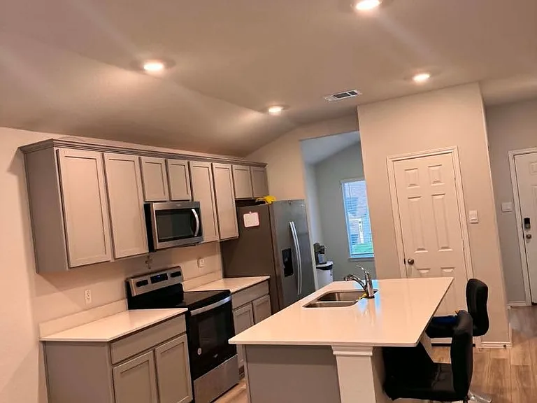 10005 Avendesora Rd — Photo 4