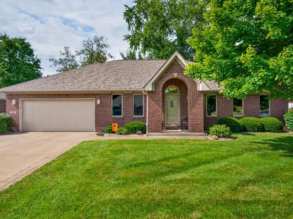 5122 Columbia Dr, Columbus, IN 47203