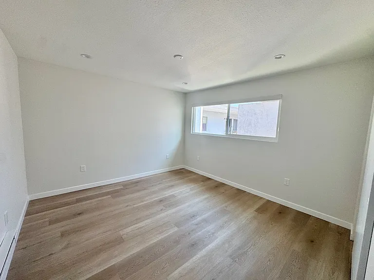 1302 Amethyst St #A — Photo 6