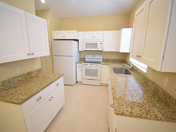 4th image of 9320 Wentworth Ln