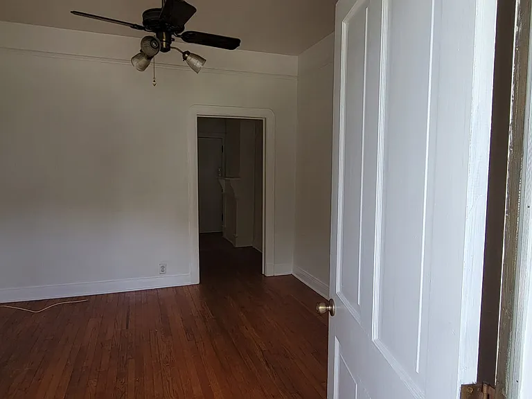 535 Maple Ave — Photo 2