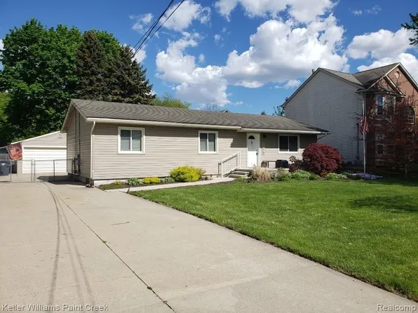 3136 Kilmer Dr, Troy, MI 48083