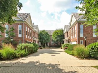 1811 Grove St, Glenview, IL 60025