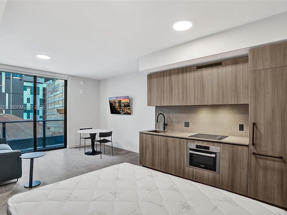 1st image of 121 NE 5th St #807