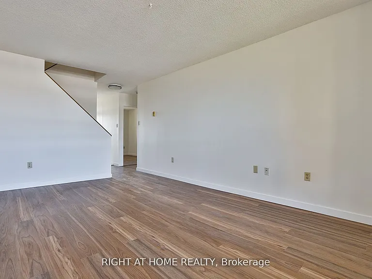 35 Sunny Glenway #302 — Photo 14