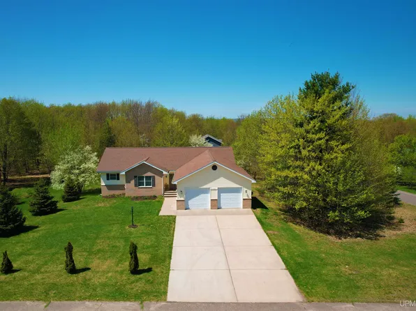 1300 W Sharon Ave, Houghton, MI 49931