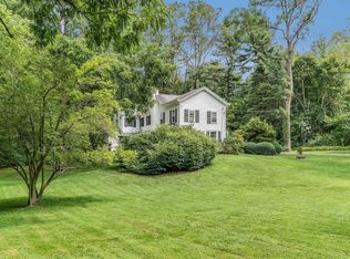 11 Ryefield Rd, Locust Valley, NY 11560