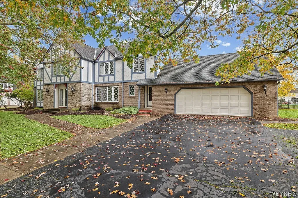 5 bed, 5.0 bath, 4065 sqft, $4,500 — Photo 1