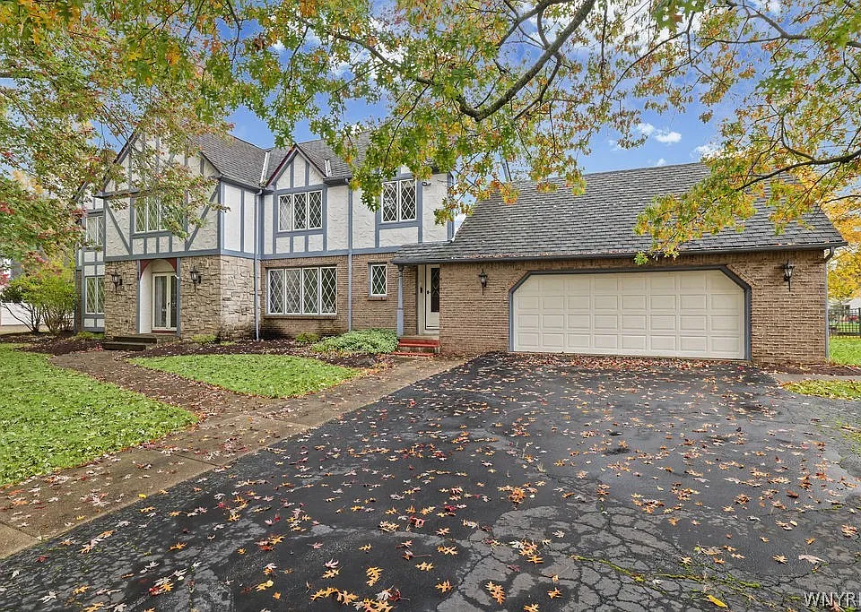 70 Stonybrook Ln