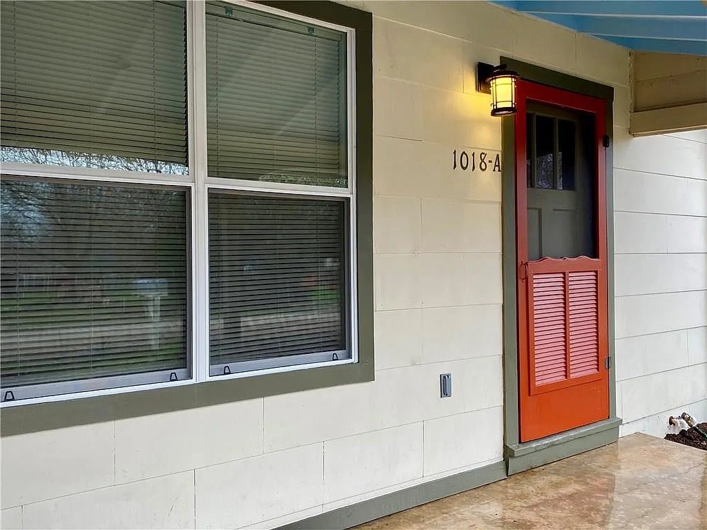 3 bed, 2.0 bath, 1562 sqft, $1,500 — Photo 2