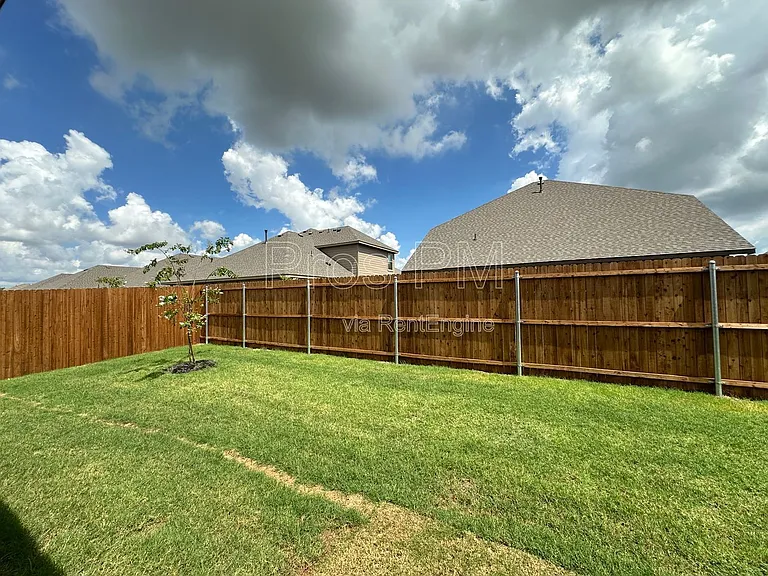 5231 Meadow Ln — Photo 16