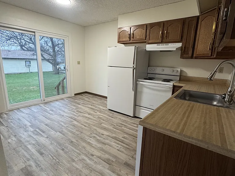 1104 East Ave #3 — Photo 3