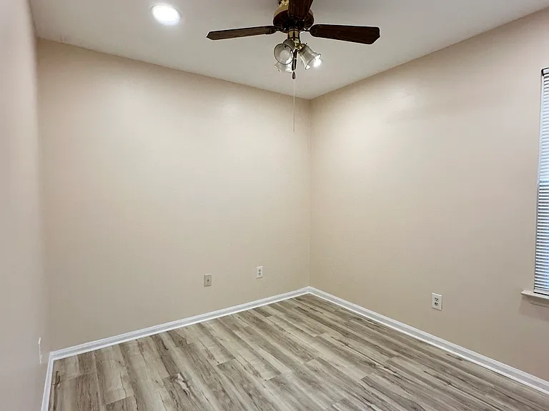 2 Churchill Cir — Photo 35