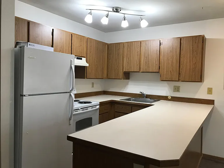 4550 7th Ave NE #302 — Photo 2