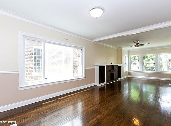 3rd image of 7943 S Dante Ave