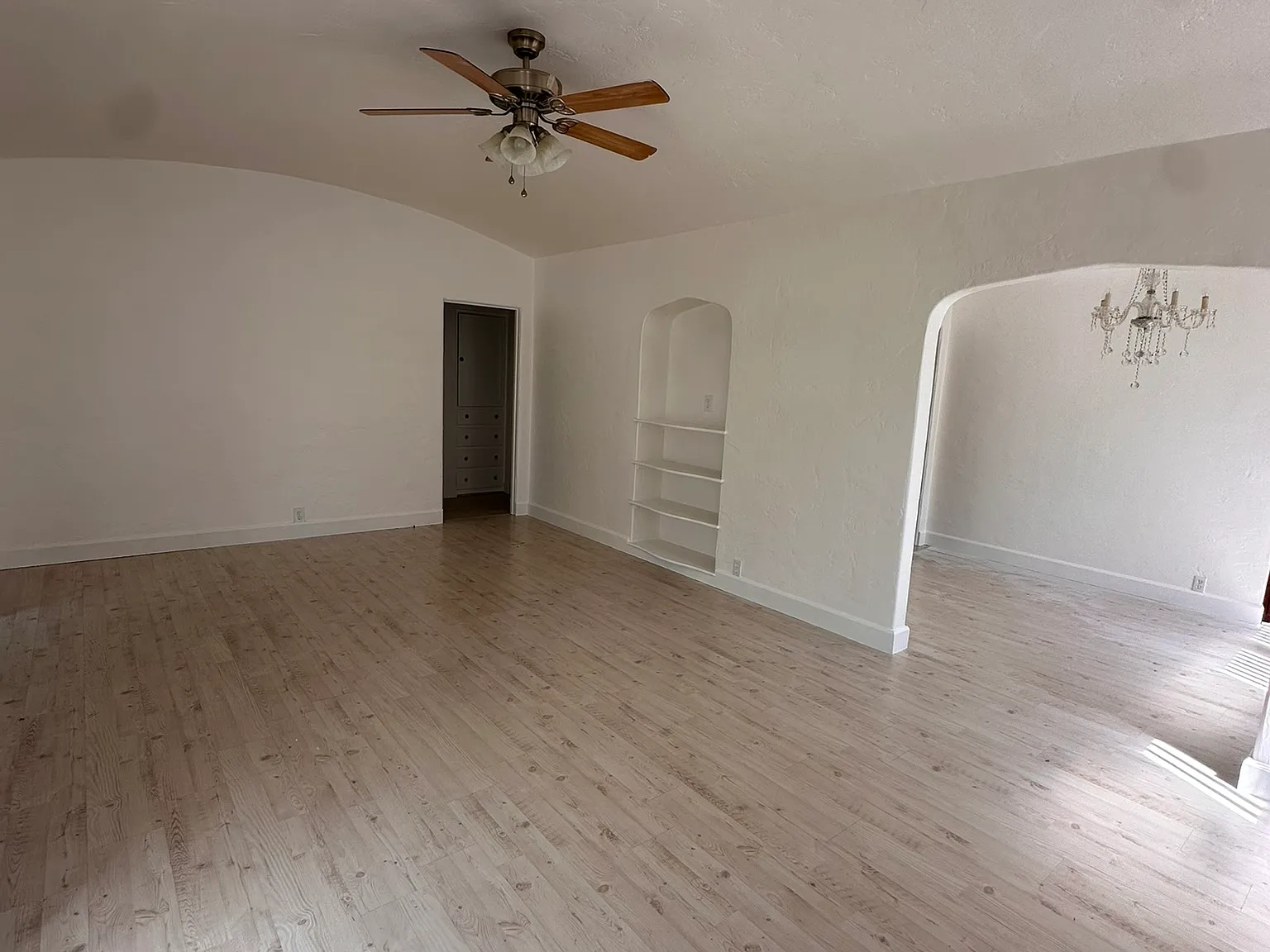 2 bed, 1091 sqft, $1,700 — Photo 4