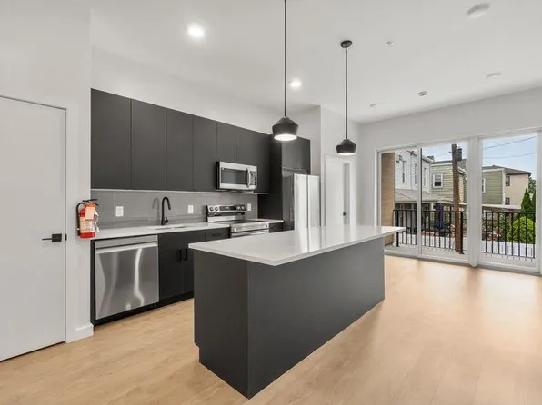 952 Broadway image 1 of 22