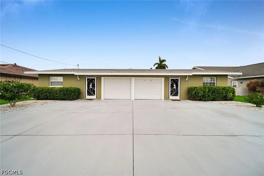 2 bed, 1.5 bath, 1064 sqft, $1,600 — Photo 2