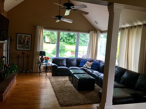 5th image of 15904 Saybrook Dr NE