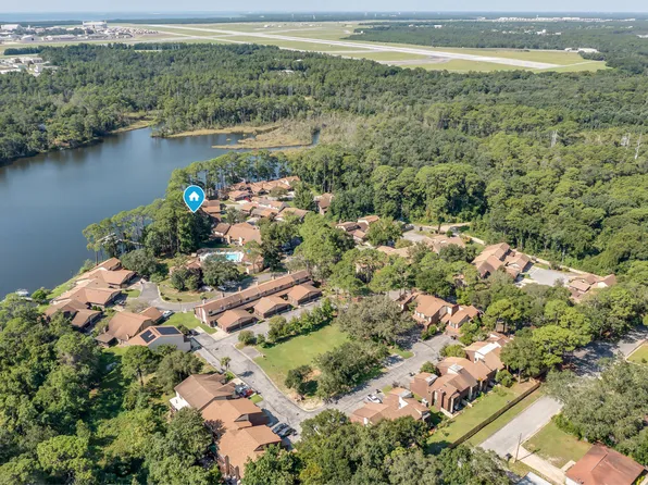 44 Hidden Cove Dr #44, Valparaiso, FL 32580