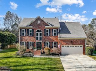 9236 Silver Pine Dr, Charlotte, NC 28277