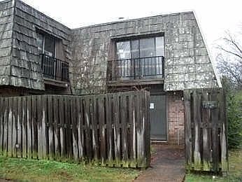 2nd image of 104 Cedarwood Ln