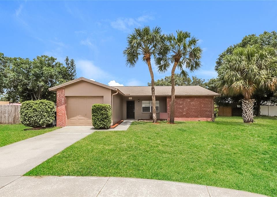 1st image of 1002 PINEHAVEN COURT